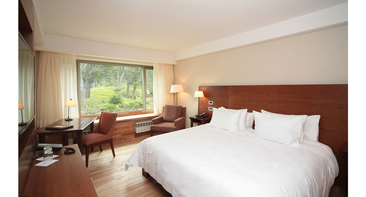 Arakur Ushuaia Resort & Spa standard king room