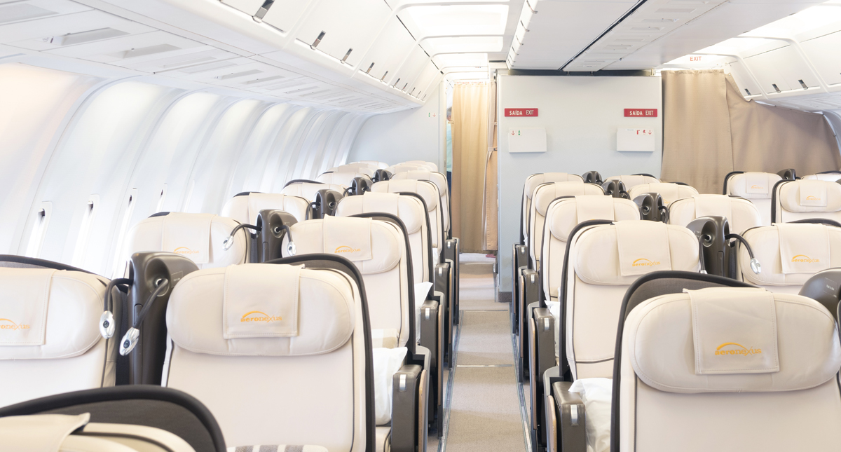 Boeing 767 interior cabin