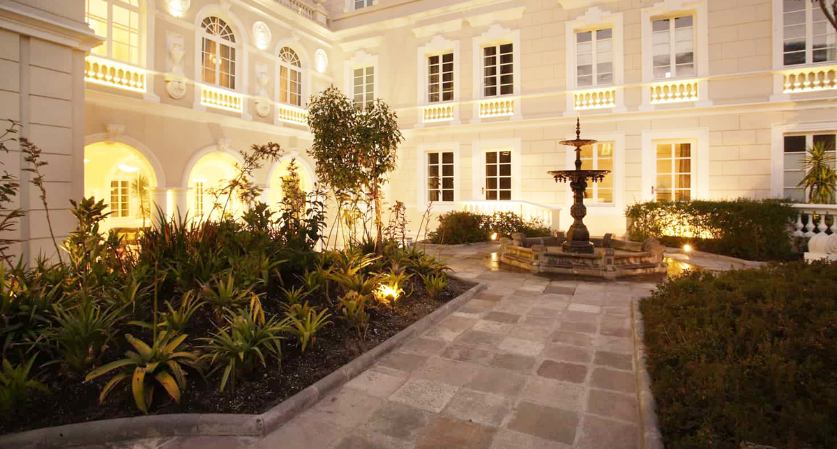 Casa Gangotena exterior courtyard in the evening