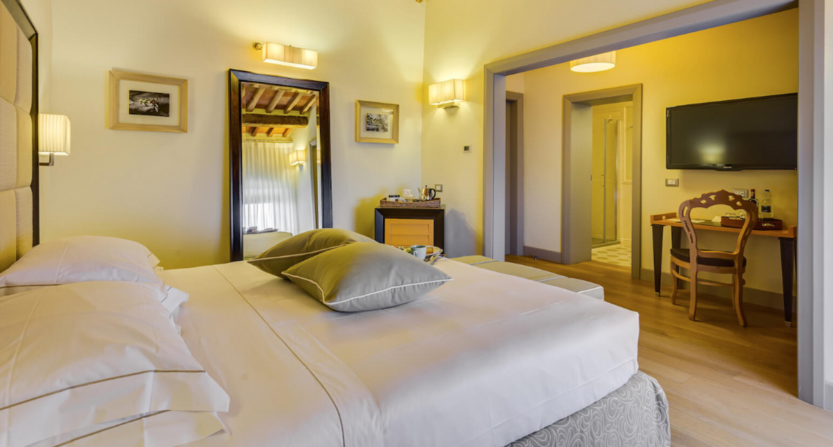 Castello La Leccia classic room