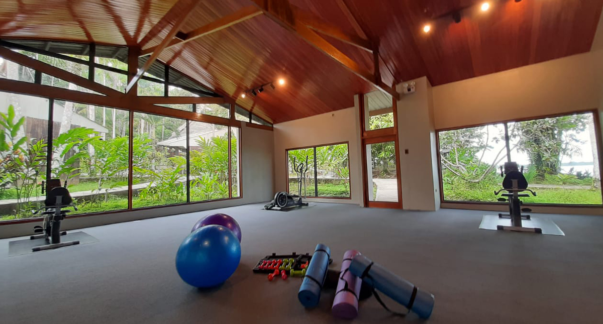 Ceiba Tops Lodge fitness area