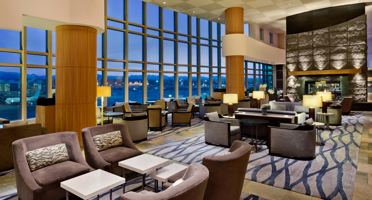 Fairmont Airport Hotel Vancouver bar and lounge