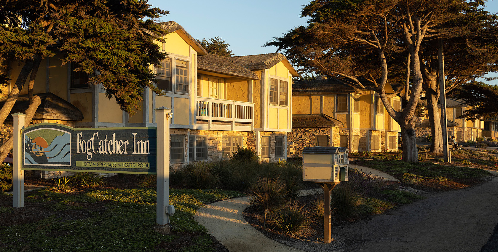 FogCatcher Inn exterior view