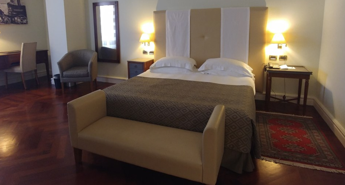 Grand Hotel Piazza Borsa standard guest room