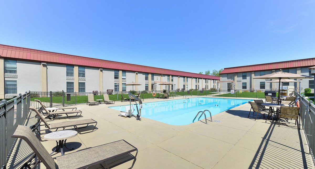 Holiday Inn Cody-At Buffalo Bill Village outdoor pool and patio