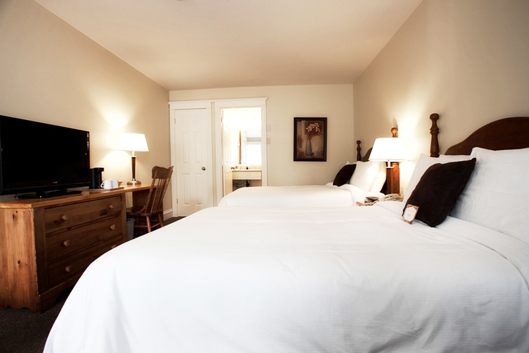 Inverary Resort standard guest room