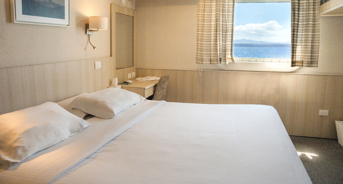 Isabela II suite stateroom