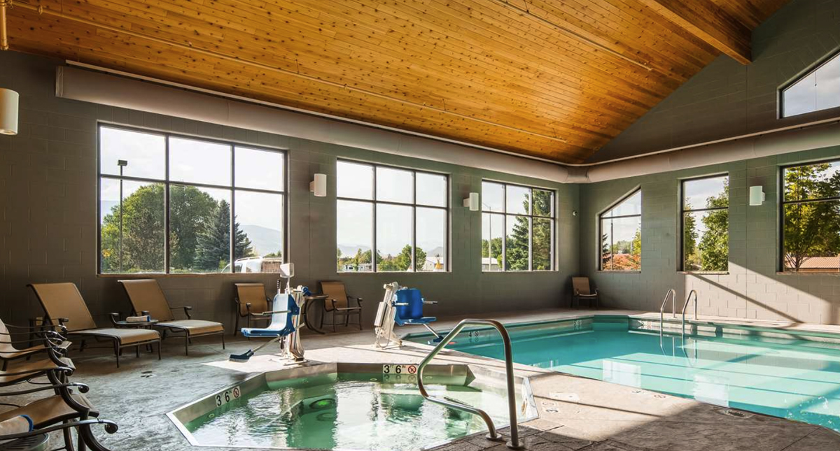 Ivy Inn & Suites indoor pool