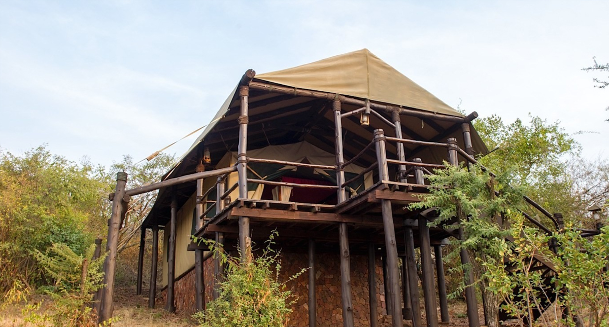 Kirawira Serena Camp exterior of guest tent