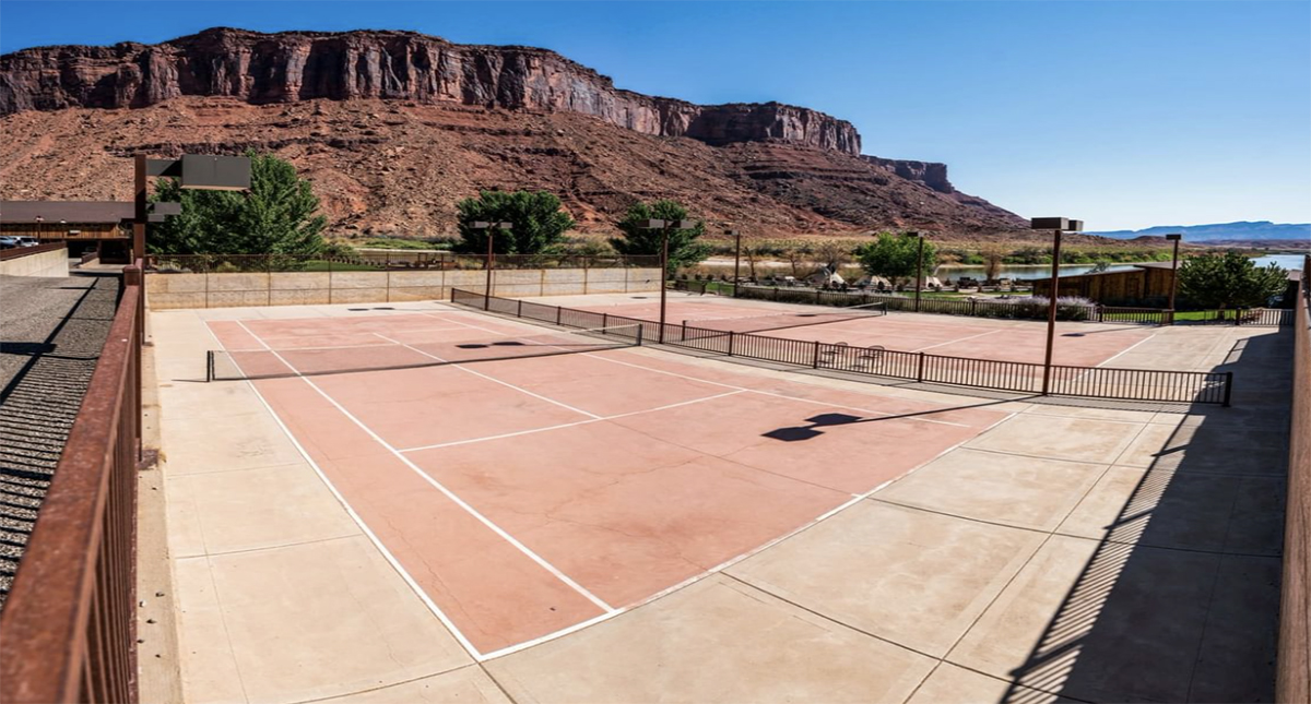 Red Cliffs Lodge tennis courts