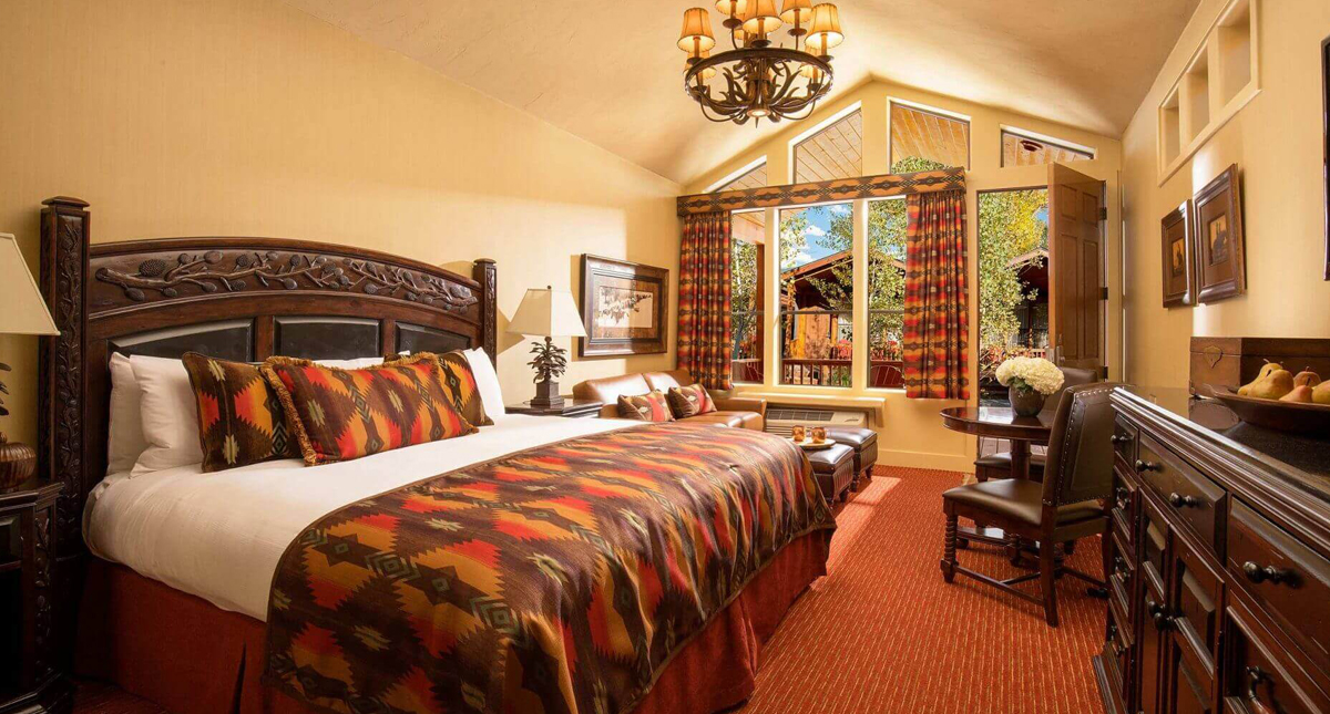 Rustic Inn at Jackson Hole Creekside Resort and Spa standard guest room