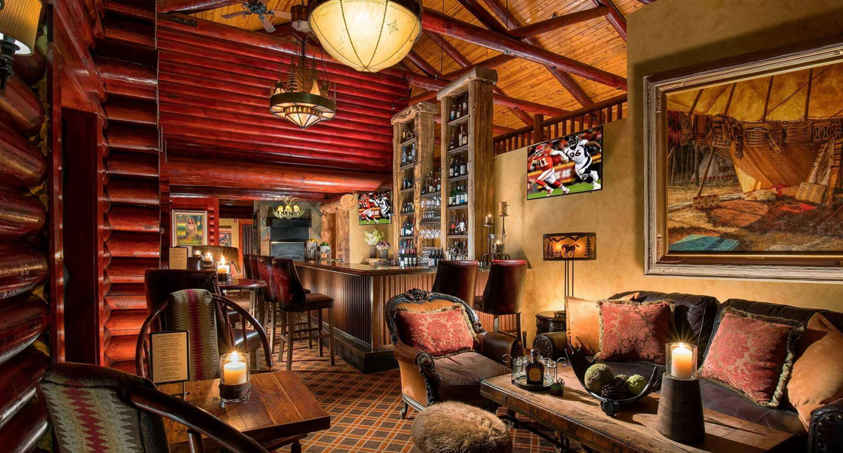 Rustic Inn at Jackson Hole Creekside Resort and Spa bar and lounge