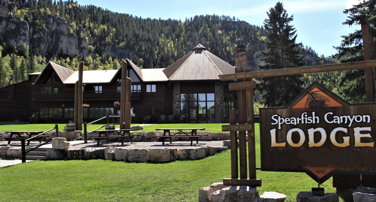 Spearfish Canyon Lodge exterior and entrance