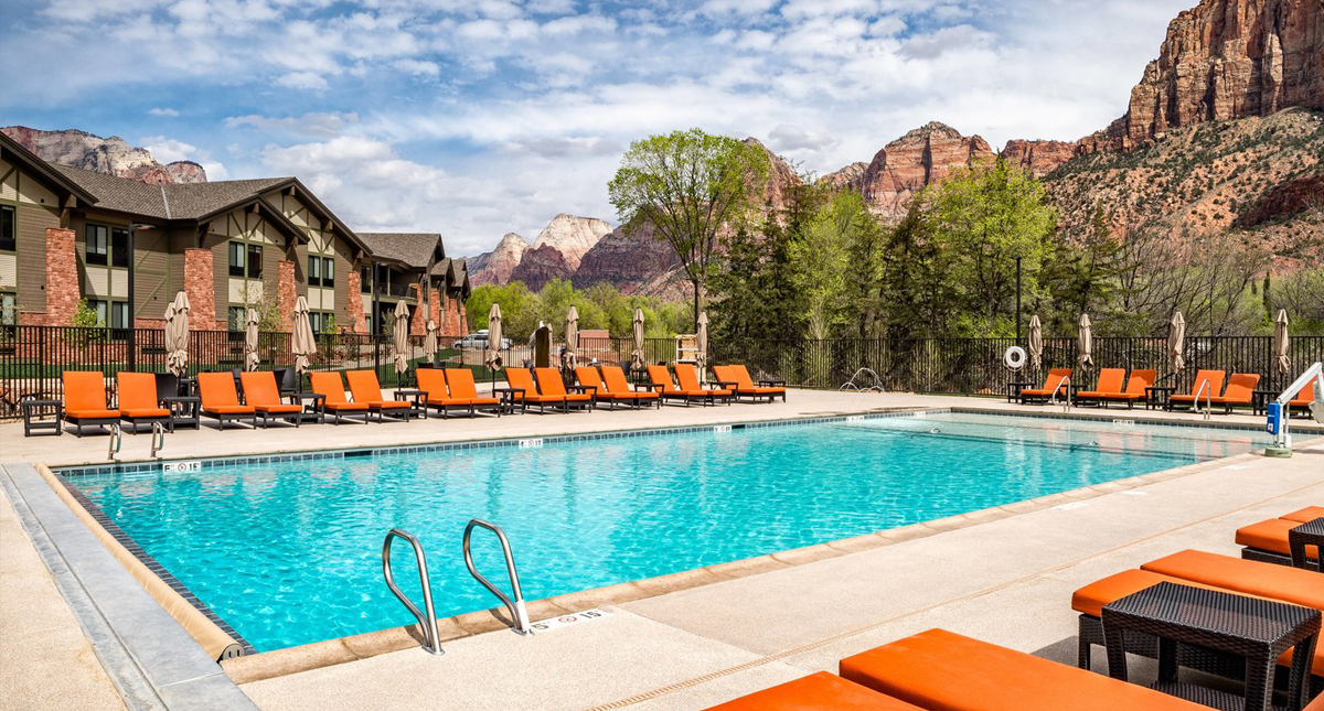 SpringHill Suites Zion outdoor pool