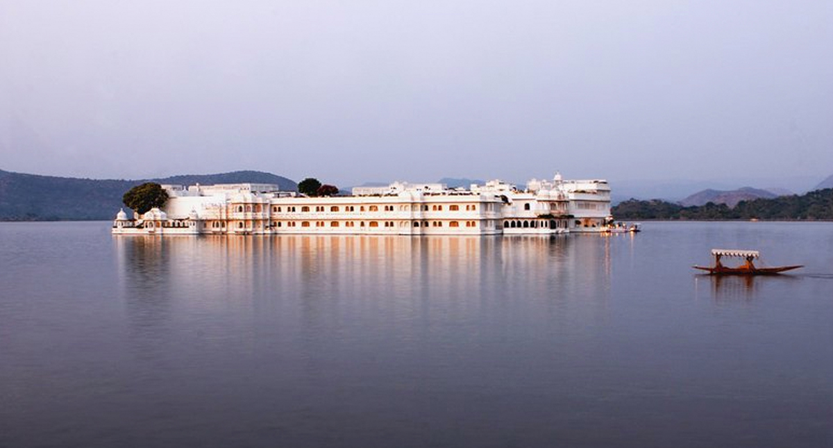 Taj Lake Palace facade view from the water