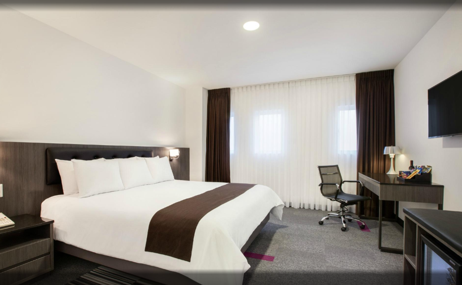 Wyndham Costa del Sol standard king guest room