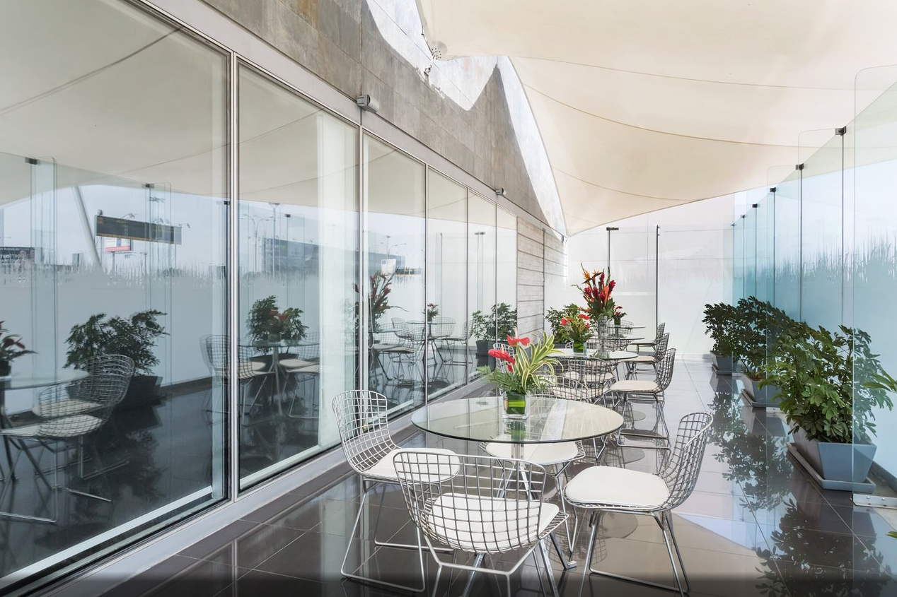 Wyndham Costa del Sol veranda porch with a fresco dining