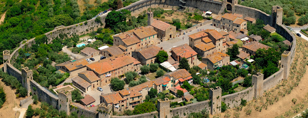 Bird's-eye view over Monteriggioni
