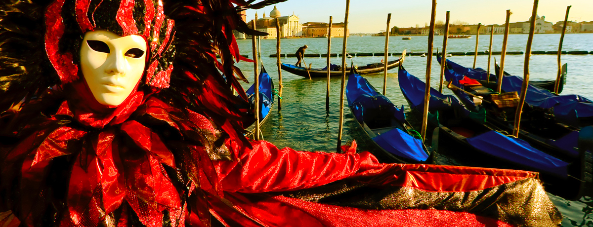 Traditionally dressed carnival actor in Venice