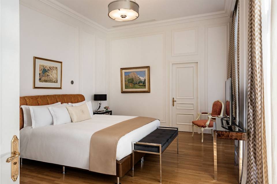 Alvear Palace Hotel standard guest room