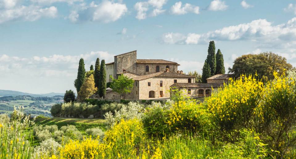 Panorama vista of Castello La Leccia from distance