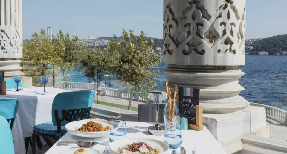 Ciragan Palace Kempinski outdoor cafe