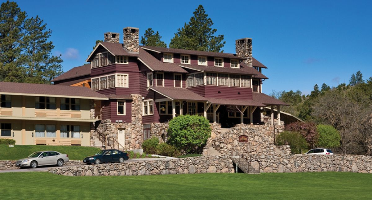 Custer State Game Lodge exterior