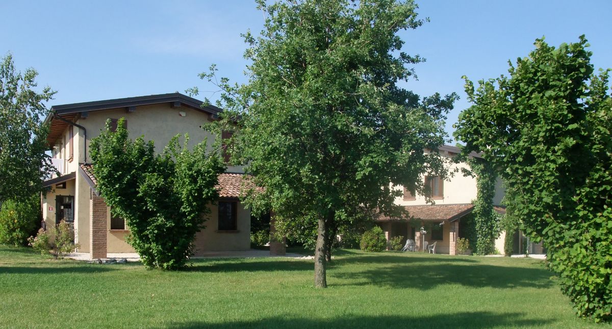 Entrance to Selva Capuzza farmhouse apartments