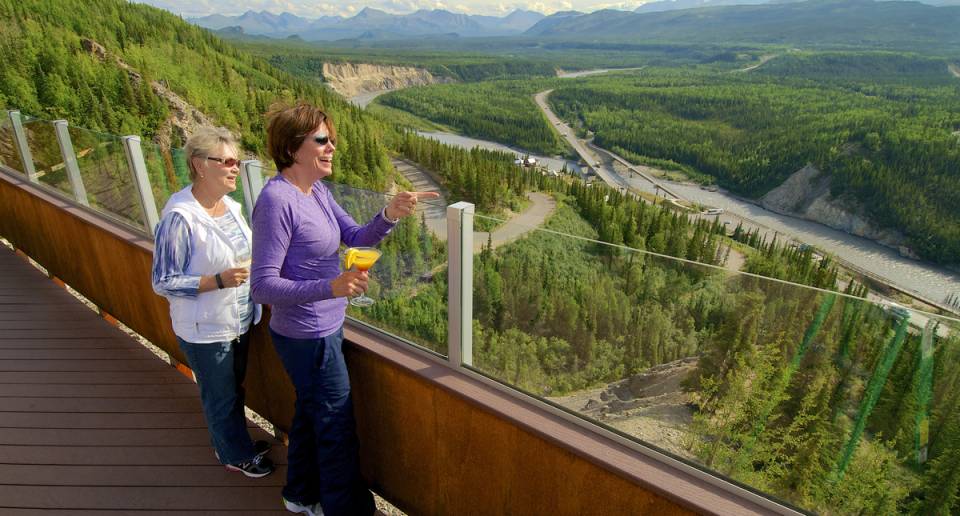 Grande Denali Lodge outdoor viewing platform