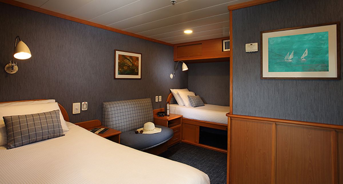 Isabela II classic twin stateroom