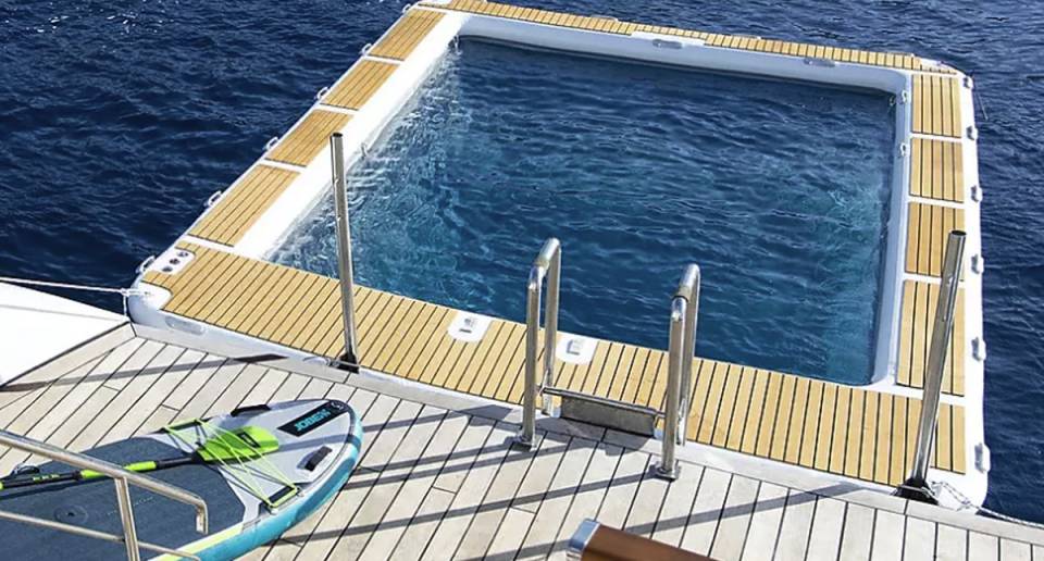 Le Ponant swim pad