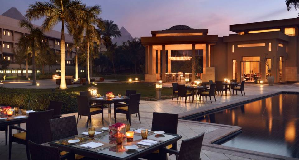 Marriott Mena House Alfredo Restaurant outdoor seating at night