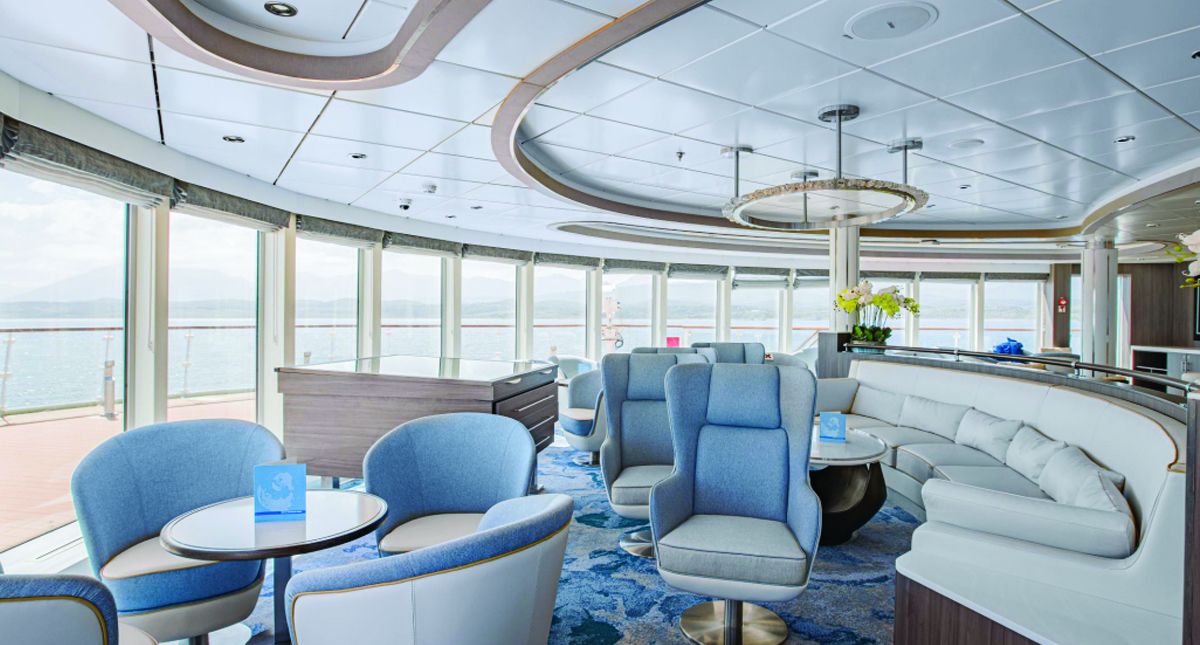 Ocean Victory observation lounge