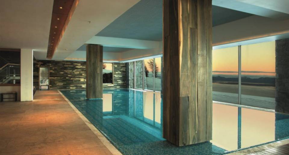 Arakur Ushuaia Resort & Spa indoor pool