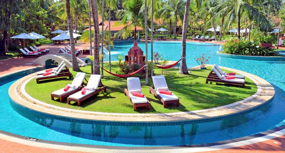 Sofitel Angkor Phokeethra outdoor pool