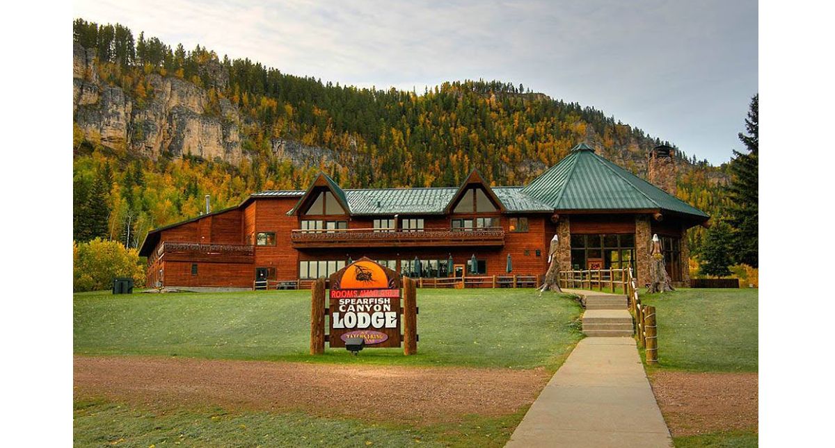 Spearfish Canyon Lodge exterior and entrance