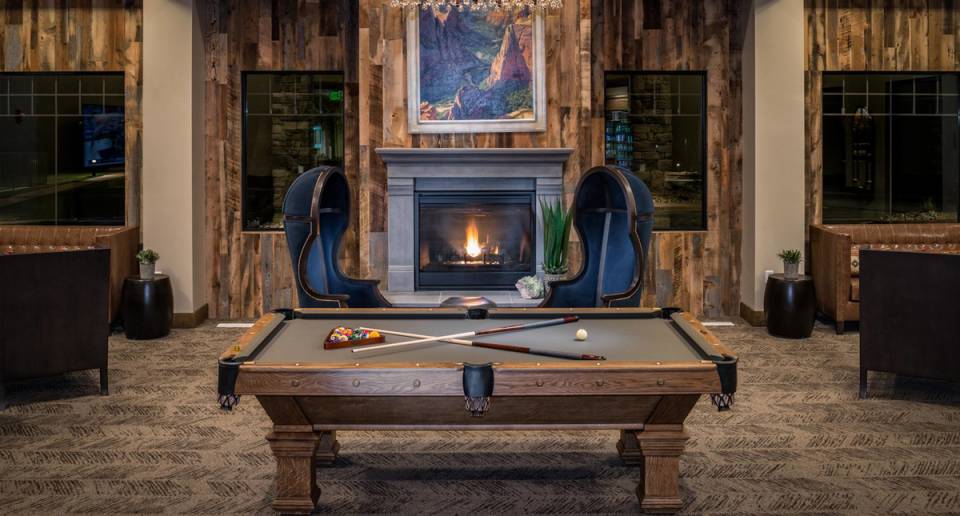 SpringHill Suites Zion billiards